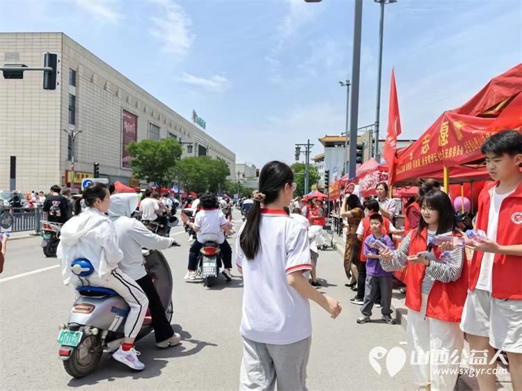 志愿星光点亮赶考路浑源县残联扶残助残志愿者协会组织爱心助高考4800瓶清泉助燃高考梦 - 第18张 - 山西公益人 志愿星光点亮赶考路浑源县残联扶残助残志愿者协会组织爱心助高考4800瓶清泉助燃高考梦 - 第18张