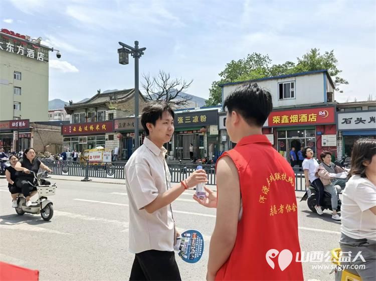 志愿星光点亮赶考路浑源县残联扶残助残志愿者协会组织爱心助高考4800瓶清泉助燃高考梦 - 第17张 - 山西公益人 志愿星光点亮赶考路浑源县残联扶残助残志愿者协会组织爱心助高考4800瓶清泉助燃高考梦 - 第17张