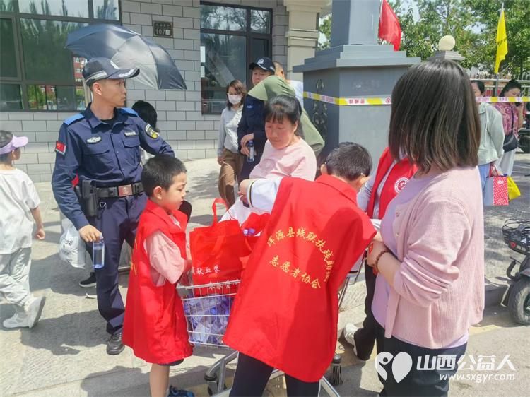 志愿星光点亮赶考路浑源县残联扶残助残志愿者协会组织爱心助高考4800瓶清泉助燃高考梦 - 第14张 - 山西公益人 志愿星光点亮赶考路浑源县残联扶残助残志愿者协会组织爱心助高考4800瓶清泉助燃高考梦 - 第14张
