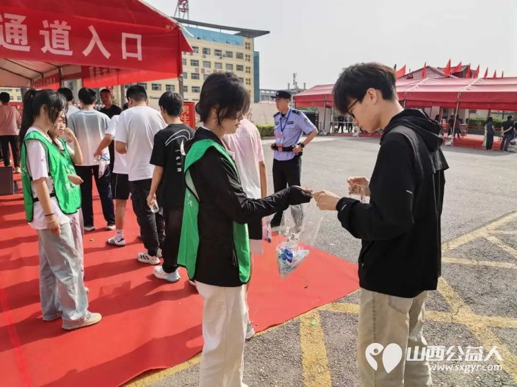 2025年爱心护考助梦启航----交城县顺风公益协会爱心送考志愿服务活动爱心商家和志愿者们为孩子们能够交出满意答卷献力 - 第17张