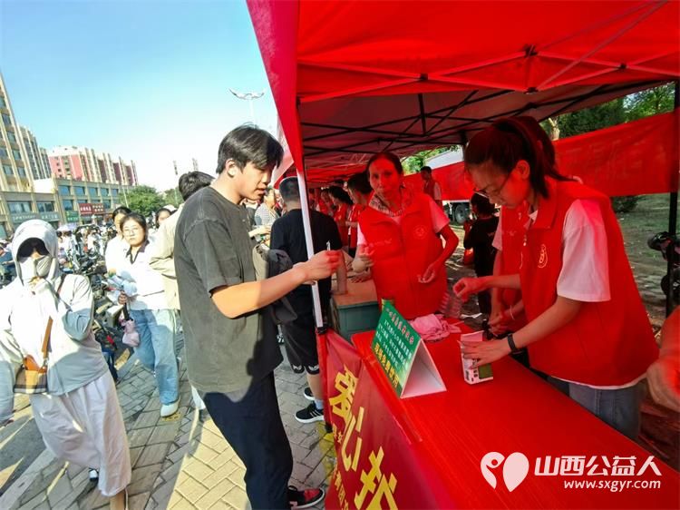 用爱心护航高考路 文水县爱心帮扶志愿者协会助力高考让每一份温暖都成为考生奔赴梦想的助力 - 第8张 - 山西公益人 用爱心护航高考路 文水县爱心帮扶志愿者协会助力高考让每一份温暖都成为考生奔赴梦想的助力 - 第8张