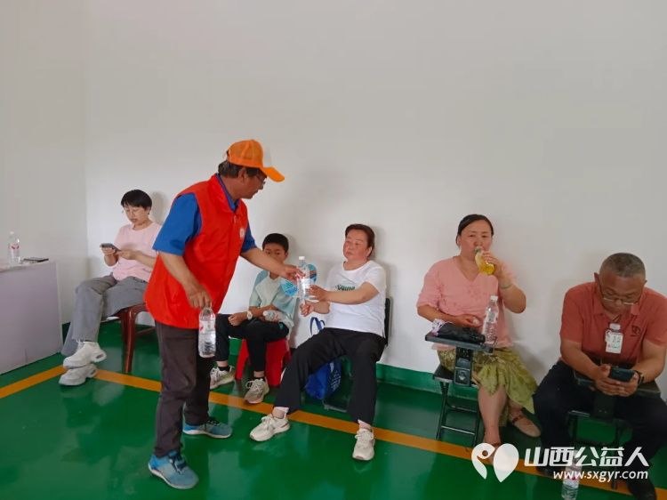 三天全力守护---忻州市消防志愿者协会在忻州三中考点2025年爱心助考为高考学子保驾护航活动圆满收官 - 第20张 - 山西公益人 三天全力守护---忻州市消防志愿者协会在忻州三中考点2025年爱心助考为高考学子保驾护航活动圆满收官 - 第20张