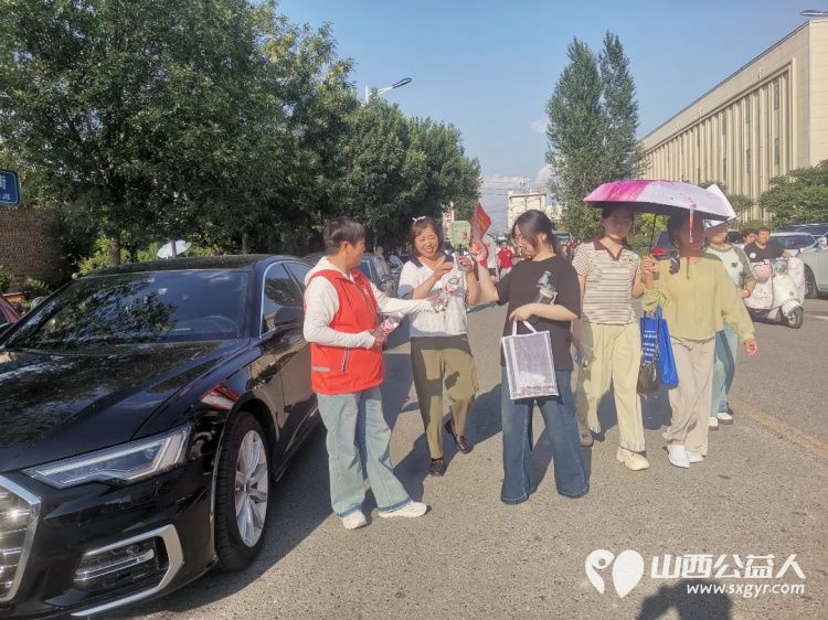 三天全力守护---忻州市消防志愿者协会在忻州三中考点2025年爱心助考为高考学子保驾护航活动圆满收官 - 第21张 - 山西公益人 三天全力守护---忻州市消防志愿者协会在忻州三中考点2025年爱心助考为高考学子保驾护航活动圆满收官 - 第21张