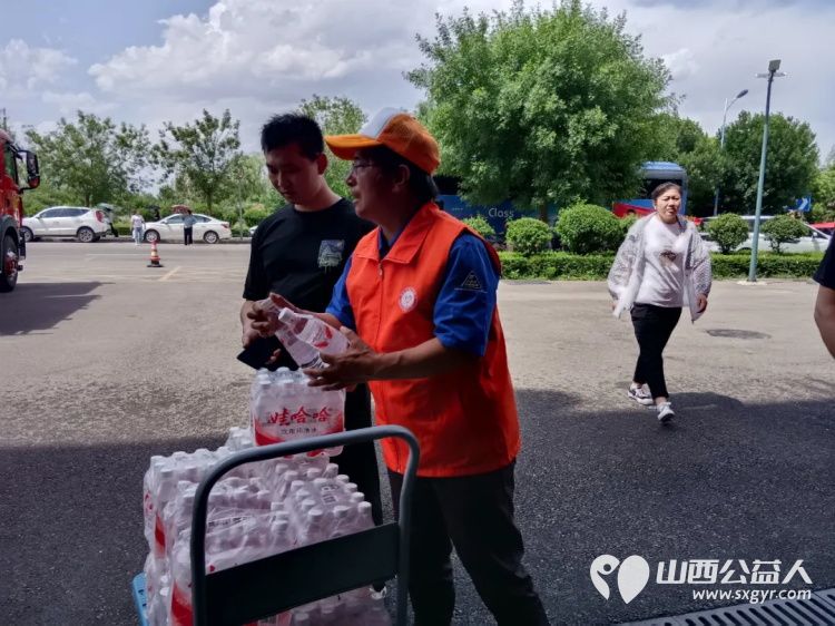 三天全力守护---忻州市消防志愿者协会在忻州三中考点2025年爱心助考为高考学子保驾护航活动圆满收官 - 第17张 - 山西公益人 三天全力守护---忻州市消防志愿者协会在忻州三中考点2025年爱心助考为高考学子保驾护航活动圆满收官 - 第17张
