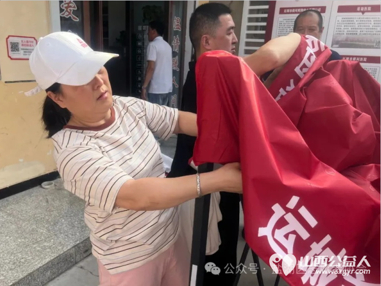 爱心护考助梦启航----盐湖区志愿者协会开展护航高考系列志愿服务活动为考生和家长提供了全方位的贴心服务 - 第18张 - 山西公益人 爱心护考助梦启航----盐湖区志愿者协会开展护航高考系列志愿服务活动为考生和家长提供了全方位的贴心服务 - 第18张