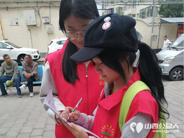 长治市阳光困境儿童帮扶协会走进潞州区府后社区长运东家属院义务理发活动 - 第27张 - 山西公益人 长治市阳光困境儿童帮扶协会走进潞州区府后社区长运东家属院义务理发活动 - 第27张
