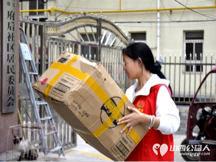 长治市阳光困境儿童帮扶协会走进潞州区府后社区长运东家属院义务理发活动 - 第29张 - 山西公益人 长治市阳光困境儿童帮扶协会走进潞州区府后社区长运东家属院义务理发活动 - 第29张