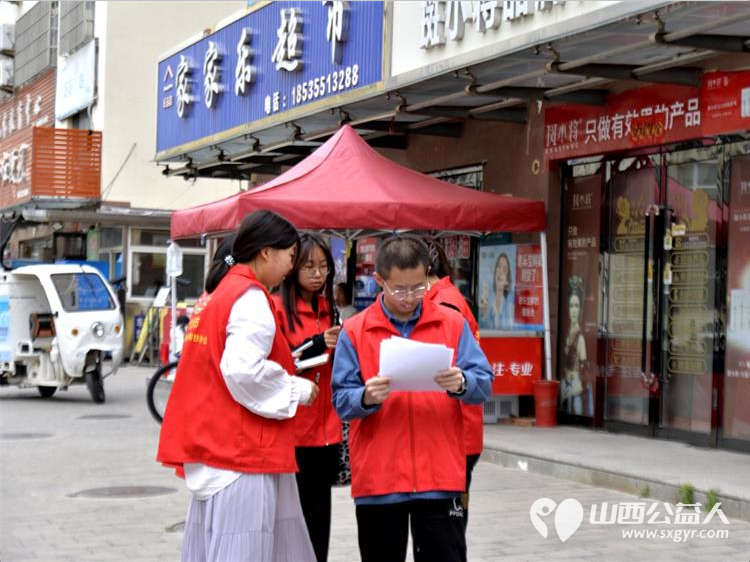 长治市阳光困境儿童帮扶协会走进潞州区府后社区长运东家属院义务理发活动 - 第13张 - 山西公益人 长治市阳光困境儿童帮扶协会走进潞州区府后社区长运东家属院义务理发活动 - 第13张