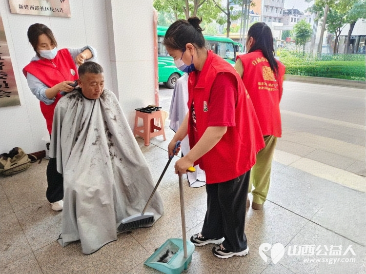 志愿服务进社区健康活动暖人心——介休市敬老协会25年6月11日走进西南街道新建西路社区服务全社区老人 - 第26张 - 山西公益人 志愿服务进社区健康活动暖人心——介休市敬老协会25年6月11日走进西南街道新建西路社区服务全社区老人 - 第26张