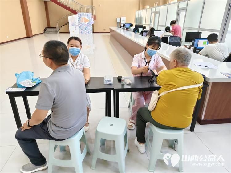 志愿服务进社区健康活动暖人心——介休市敬老协会25年6月11日走进西南街道新建西路社区服务全社区老人 - 第66张 - 山西公益人 志愿服务进社区健康活动暖人心——介休市敬老协会25年6月11日走进西南街道新建西路社区服务全社区老人 - 第66张