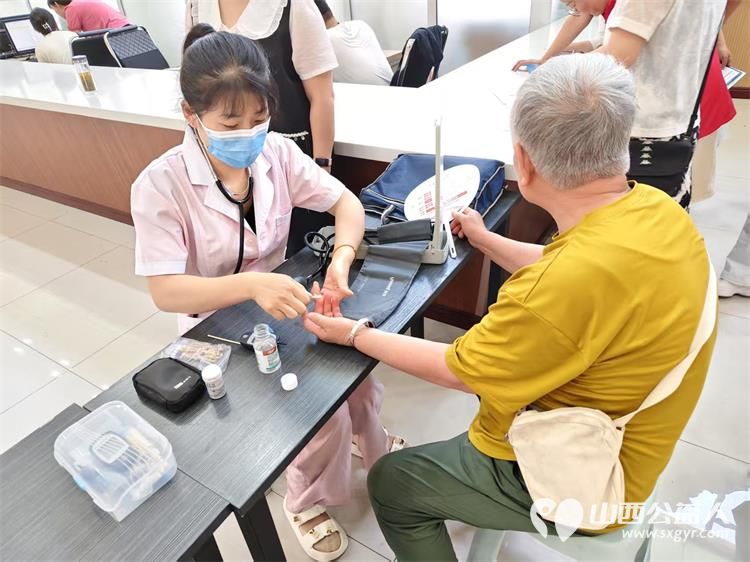 志愿服务进社区健康活动暖人心——介休市敬老协会25年6月11日走进西南街道新建西路社区服务全社区老人 - 第61张 - 山西公益人 志愿服务进社区健康活动暖人心——介休市敬老协会25年6月11日走进西南街道新建西路社区服务全社区老人 - 第61张