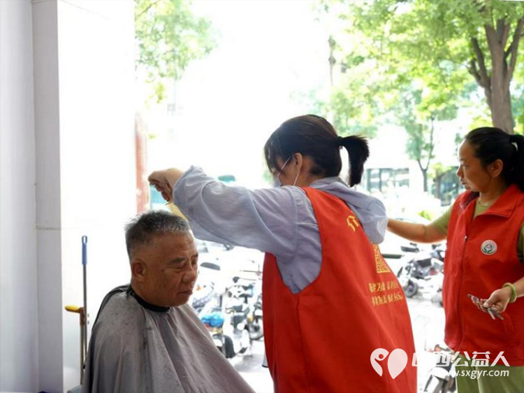志愿服务进社区健康活动暖人心——介休市敬老协会25年6月11日走进西南街道新建西路社区服务全社区老人 - 第20张 - 山西公益人 志愿服务进社区健康活动暖人心——介休市敬老协会25年6月11日走进西南街道新建西路社区服务全社区老人 - 第20张