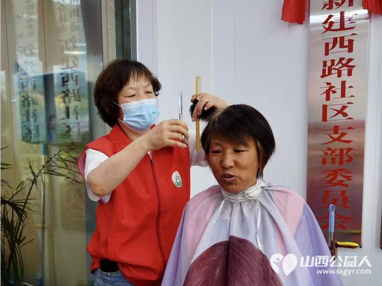 志愿服务进社区健康活动暖人心——介休市敬老协会25年6月11日走进西南街道新建西路社区服务全社区老人 - 第11张 - 山西公益人 志愿服务进社区健康活动暖人心——介休市敬老协会25年6月11日走进西南街道新建西路社区服务全社区老人 - 第11张