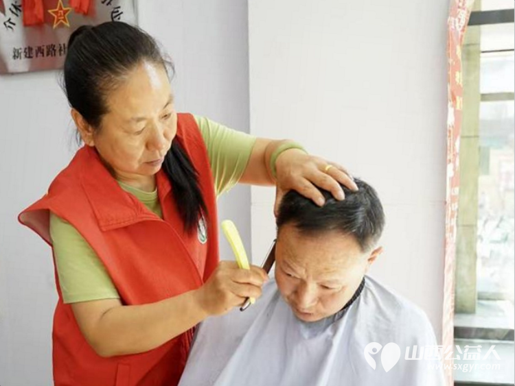 志愿服务进社区健康活动暖人心——介休市敬老协会25年6月11日走进西南街道新建西路社区服务全社区老人 - 第9张 - 山西公益人 志愿服务进社区健康活动暖人心——介休市敬老协会25年6月11日走进西南街道新建西路社区服务全社区老人 - 第9张