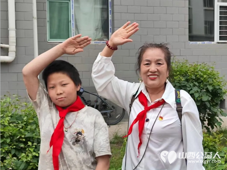 情暖童心与爱同行----山西省学雷锋志愿服务总队携太原市徐州商会六一特别行动走进阳曲县五名特困家庭儿童为他们送去节日关怀与帮助 - 第6张