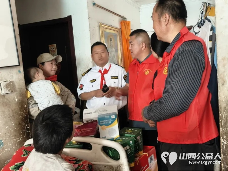 情暖童心与爱同行----山西省学雷锋志愿服务总队携太原市徐州商会六一特别行动走进阳曲县五名特困家庭儿童为他们送去节日关怀与帮助 - 第4张