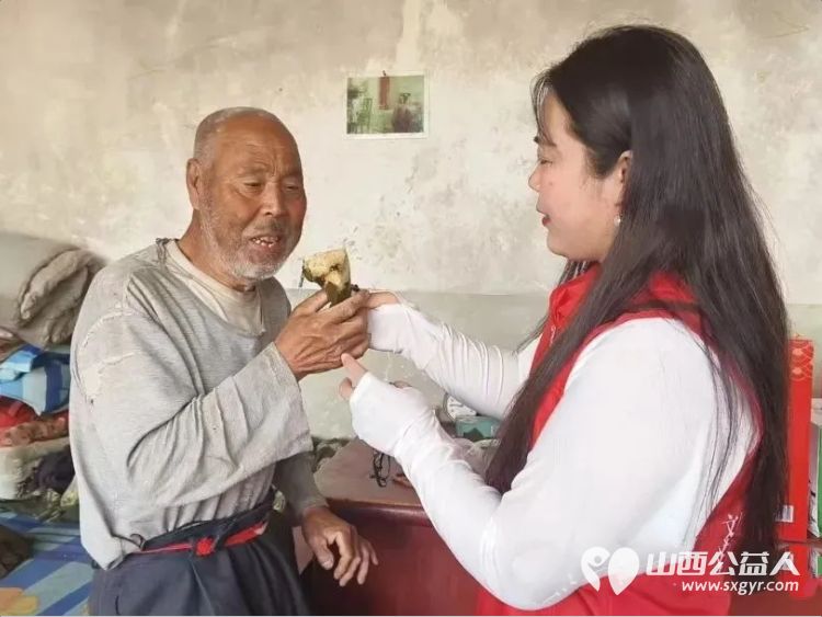 忻州阳光爱心公益志愿服务队开展“端午送粽子暖心”之旅两天看望了五家生活困难户资助了生活物资 - 第6张 - 山西公益人 忻州阳光爱心公益志愿服务队开展“端午送粽子暖心”之旅两天看望了五家生活困难户资助了生活物资 - 第6张