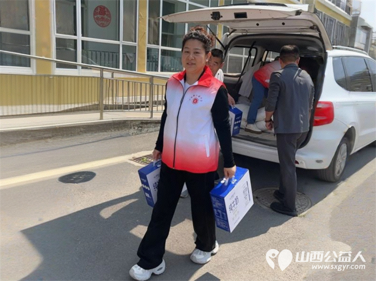 端午情暖养老院公益善举映初心 长治市正能量公益协会潞州区分会携手志愿服务一队走进了平顺县德亨仁厚医养中心慰问看望老人们送上米面牛奶粽子 - 第15张