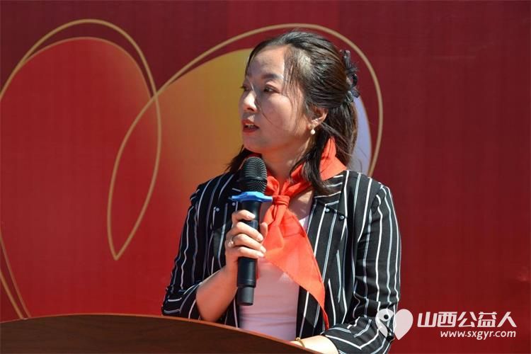 关爱成长助力梦想——山西省海洋慈善基金、小店区李艳学雷锋志愿服务队开展爱心捐赠公益活动给贾家寨小学捐赠3万余元的学习用品及钢琴一台 - 第5张 - 山西公益人 关爱成长助力梦想——山西省海洋慈善基金、小店区李艳学雷锋志愿服务队开展爱心捐赠公益活动给贾家寨小学捐赠3万余元的学习用品及钢琴一台 - 第5张