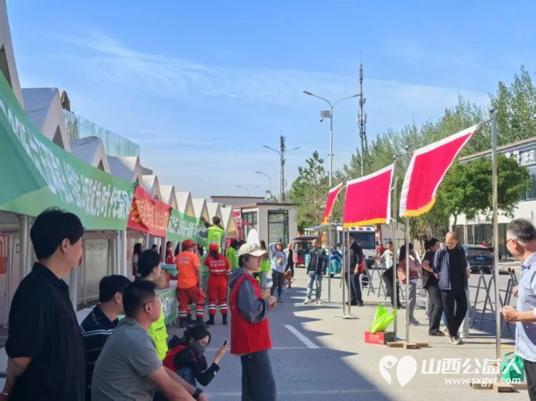 美丽中国我先行 ¦ 晋中新青年高校志愿者联合服务中心开展“6.5”世界环境日大型宣传活动 - 第2张 - 山西公益人 美丽中国我先行 ¦ 晋中新青年高校志愿者联合服务中心开展“6.5”世界环境日大型宣传活动 - 第2张