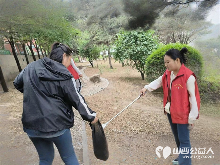 文水县爱心帮扶志愿者协会开展六五环境日新时代文明实践活动对文峪河沿岸开展集中清洁整治以实际行动守护家乡母亲河 - 第3张