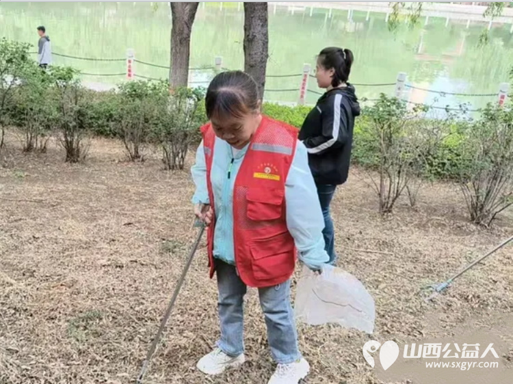 文水县爱心帮扶志愿者协会开展六五环境日新时代文明实践活动对文峪河沿岸开展集中清洁整治以实际行动守护家乡母亲河 - 第5张
