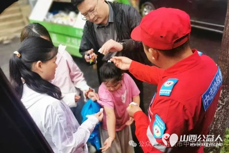 端午粽叶香志愿守护情----吕梁中志协救援队集结27名精英队员赴五台山景区执勤服务纪实 - 第4张 - 山西公益人 端午粽叶香志愿守护情----吕梁中志协救援队集结27名精英队员赴五台山景区执勤服务纪实 - 第4张