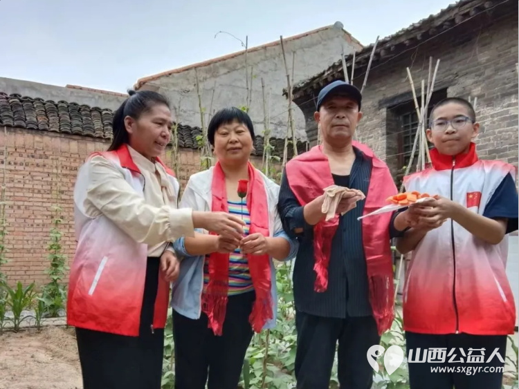 悠悠端午粽情浓六一献爱暖人心 长治市正能量公益协会海燕教育培训团队志愿者赴潞州区五马街道北董村对家庭困难户展开慰问 - 第1张 - 山西公益人 悠悠端午粽情浓六一献爱暖人心 长治市正能量公益协会海燕教育培训团队志愿者赴潞州区五马街道北董村对家庭困难户展开慰问 - 第1张