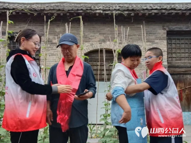 悠悠端午粽情浓六一献爱暖人心 长治市正能量公益协会海燕教育培训团队志愿者赴潞州区五马街道北董村对家庭困难户展开慰问 - 第2张 - 山西公益人 悠悠端午粽情浓六一献爱暖人心 长治市正能量公益协会海燕教育培训团队志愿者赴潞州区五马街道北董村对家庭困难户展开慰问 - 第2张