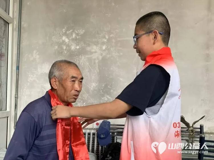 悠悠端午粽情浓六一献爱暖人心 长治市正能量公益协会海燕教育培训团队志愿者赴潞州区五马街道北董村对家庭困难户展开慰问 - 第10张 - 山西公益人 悠悠端午粽情浓六一献爱暖人心 长治市正能量公益协会海燕教育培训团队志愿者赴潞州区五马街道北董村对家庭困难户展开慰问 - 第10张