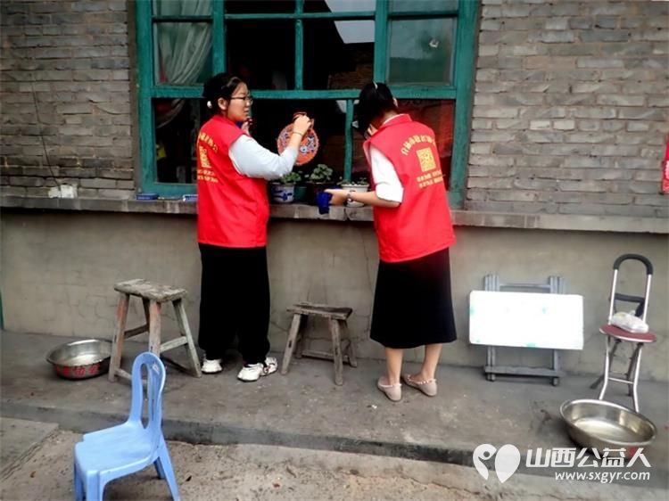 介休市敬老协会孝善行助老活动走进义安镇沙堡村入户87岁特困老人曹恩明80岁特困张大海家中服务老人 - 第5张 - 山西公益人 介休市敬老协会孝善行助老活动走进义安镇沙堡村入户87岁特困老人曹恩明80岁特困张大海家中服务老人 - 第5张