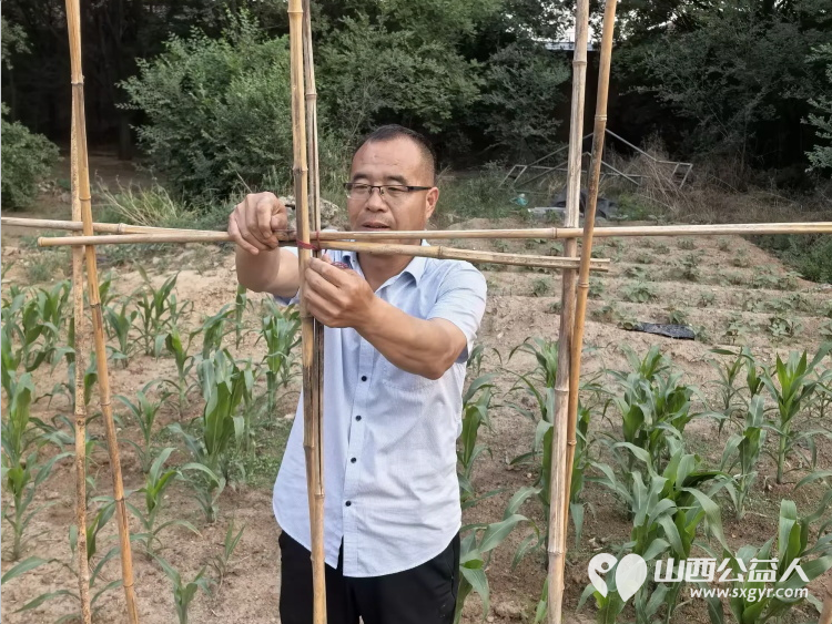 长治市小雨点公益协会思源分会为屯留岗上村74岁孤寡老人张文堂送去夏日清凉装上了一台空调 - 第11张 - 山西公益人 长治市小雨点公益协会思源分会为屯留岗上村74岁孤寡老人张文堂送去夏日清凉装上了一台空调 - 第11张