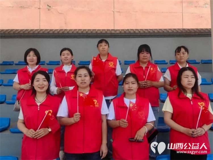 巾帼心向党花开中国情----吕梁市离石区青年志愿者协会妇联唱响新时代巾帼赞歌组织志愿者开启学传唱活动用歌声礼赞新时代女性 - 第3张 - 山西公益人 巾帼心向党花开中国情----吕梁市离石区青年志愿者协会妇联唱响新时代巾帼赞歌组织志愿者开启学传唱活动用歌声礼赞新时代女性 - 第3张