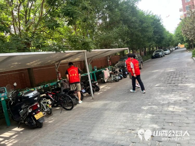 晋中新青年高校志愿者联合服务中心春暖社区志愿服务项目山西能源学院地测系志愿服务总队的志愿者们走进银海心悦社区 - 第4张 - 山西公益人 晋中新青年高校志愿者联合服务中心春暖社区志愿服务项目山西能源学院地测系志愿服务总队的志愿者们走进银海心悦社区 - 第4张