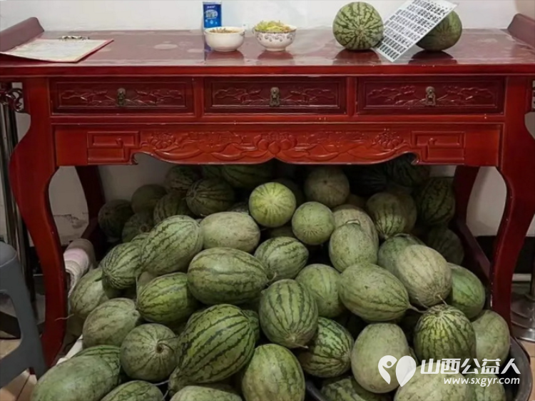 烈日采白菜西瓜爱心送雨花----记长治市小雨点公益志愿者协会思源分会为长治市雨花斋二部捐赠白菜西瓜行动 - 第16张 - 山西公益人 烈日采白菜西瓜爱心送雨花----记长治市小雨点公益志愿者协会思源分会为长治市雨花斋二部捐赠白菜西瓜行动 - 第16张