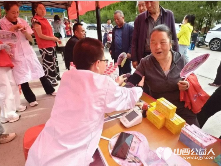 青衿之志志愿护航----正能量公益方山县爱心公益协会在高考季携手方山县武当社区党委方山县中医院再次发起“爱心助考·为梦护航”志愿服务活动 - 第19张 - 山西公益人 青衿之志志愿护航----正能量公益方山县爱心公益协会在高考季携手方山县武当社区党委方山县中医院再次发起“爱心助考·为梦护航”志愿服务活动 - 第19张