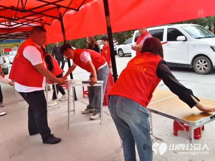 青衿之志志愿护航----正能量公益方山县爱心公益协会在高考季携手方山县武当社区党委方山县中医院再次发起“爱心助考·为梦护航”志愿服务活动 - 第9张 - 山西公益人 青衿之志志愿护航----正能量公益方山县爱心公益协会在高考季携手方山县武当社区党委方山县中医院再次发起“爱心助考·为梦护航”志愿服务活动 - 第9张