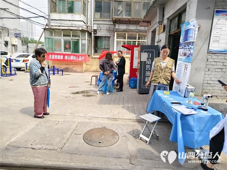 志愿服务进社区健康活动暖人心----介休市敬老协会志愿者走进西南街道绵山南街社区为社区所有老人们爱心理发、按摩理疗、义诊 - 第23张