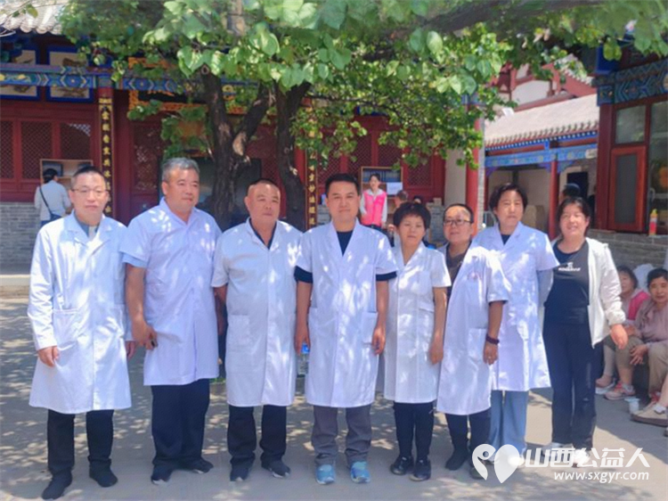 爱心义诊暖古刹 太原市专家协会霍素文医生团队为阳泉普济寺僧众健康护航为寺内僧众开展免费义诊服务 - 第1张