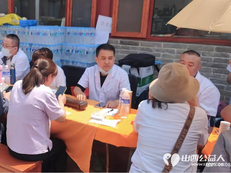 爱心义诊暖古刹 太原市专家协会霍素文医生团队为阳泉普济寺僧众健康护航为寺内僧众开展免费义诊服务 - 第3张