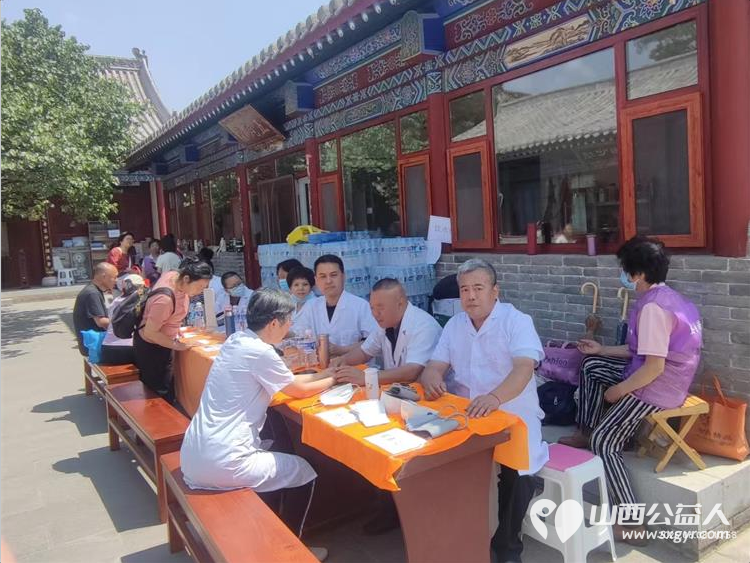 爱心义诊暖古刹 太原市专家协会霍素文医生团队为阳泉普济寺僧众健康护航为寺内僧众开展免费义诊服务 - 第4张