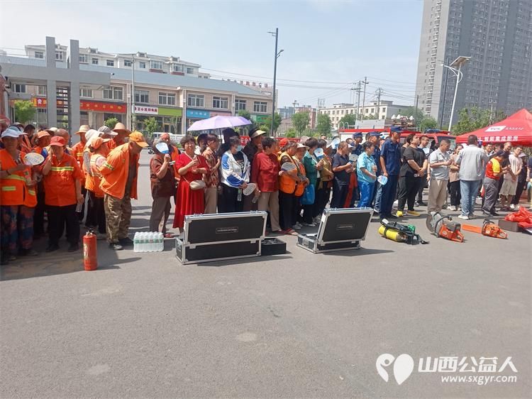 太原市清徐县徐沟镇人民政府举办安全月活动山西好人张小义参加了活动清徐县金鹰战狼救援队清徐县护卫者应急救援队为此次活动提供了安全保障 - 第3张 - 山西公益人 太原市清徐县徐沟镇人民政府举办安全月活动山西好人张小义参加了活动清徐县金鹰战狼救援队清徐县护卫者应急救援队为此次活动提供了安全保障 - 第3张