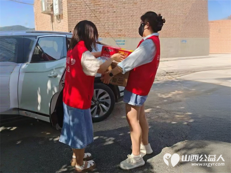 情暖六月爱心同行 长治圆梦公益协会的志愿者们去平顺县西青北村为5户困难家庭送去了大米白面食用油等物资 - 第15张 - 山西公益人 情暖六月爱心同行 长治圆梦公益协会的志愿者们去平顺县西青北村为5户困难家庭送去了大米白面食用油等物资 - 第15张
