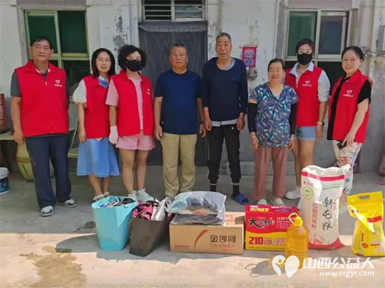 情暖六月爱心同行 长治圆梦公益协会的志愿者们去平顺县西青北村为5户困难家庭送去了大米白面食用油等物资 - 第5张 - 山西公益人 情暖六月爱心同行 长治圆梦公益协会的志愿者们去平顺县西青北村为5户困难家庭送去了大米白面食用油等物资 - 第5张