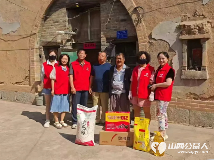 情暖六月爱心同行 长治圆梦公益协会的志愿者们去平顺县西青北村为5户困难家庭送去了大米白面食用油等物资 - 第3张 - 山西公益人 情暖六月爱心同行 长治圆梦公益协会的志愿者们去平顺县西青北村为5户困难家庭送去了大米白面食用油等物资 - 第3张