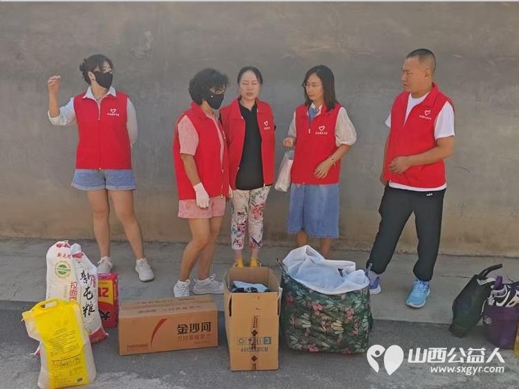 情暖六月爱心同行 长治圆梦公益协会的志愿者们去平顺县西青北村为5户困难家庭送去了大米白面食用油等物资 - 第10张 - 山西公益人 情暖六月爱心同行 长治圆梦公益协会的志愿者们去平顺县西青北村为5户困难家庭送去了大米白面食用油等物资 - 第10张