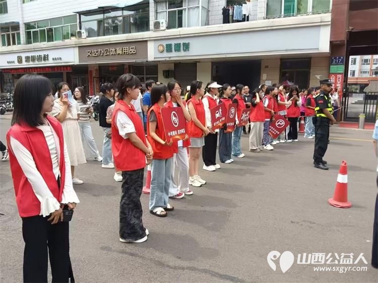 介休市北关街道彦博路社区志愿者协会组织志愿者参加“爱心助考 ”2025年中考志愿服务 - 第14张 - 山西公益人 介休市北关街道彦博路社区志愿者协会组织志愿者参加“爱心助考 ”2025年中考志愿服务 - 第14张