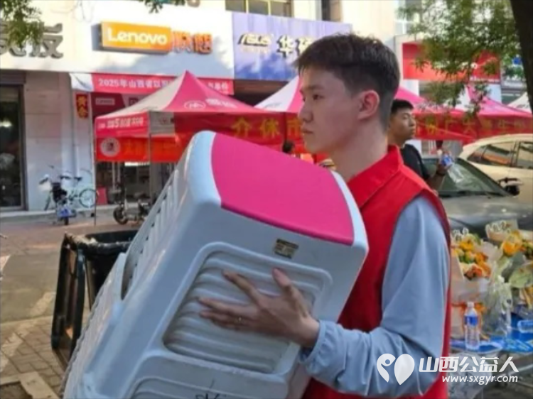 介休市北关街道彦博路社区志愿者协会组织志愿者参加“爱心助考 ”2025年中考志愿服务 - 第7张 - 山西公益人 介休市北关街道彦博路社区志愿者协会组织志愿者参加“爱心助考 ”2025年中考志愿服务 - 第7张