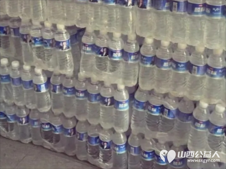 介休市北关街道彦博路社区志愿者协会组织志愿者参加“爱心助考 ”2025年中考志愿服务 - 第23张 - 山西公益人 介休市北关街道彦博路社区志愿者协会组织志愿者参加“爱心助考 ”2025年中考志愿服务 - 第23张