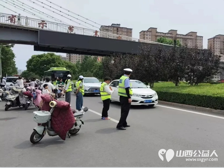 守护青春梦想 晋中市太谷区心连心志愿者协会护航中考志愿服务圆满结束开展了秩序维护安全警戒引导就位等志愿服务 - 第8张 - 山西公益人 守护青春梦想 晋中市太谷区心连心志愿者协会护航中考志愿服务圆满结束开展了秩序维护安全警戒引导就位等志愿服务 - 第8张